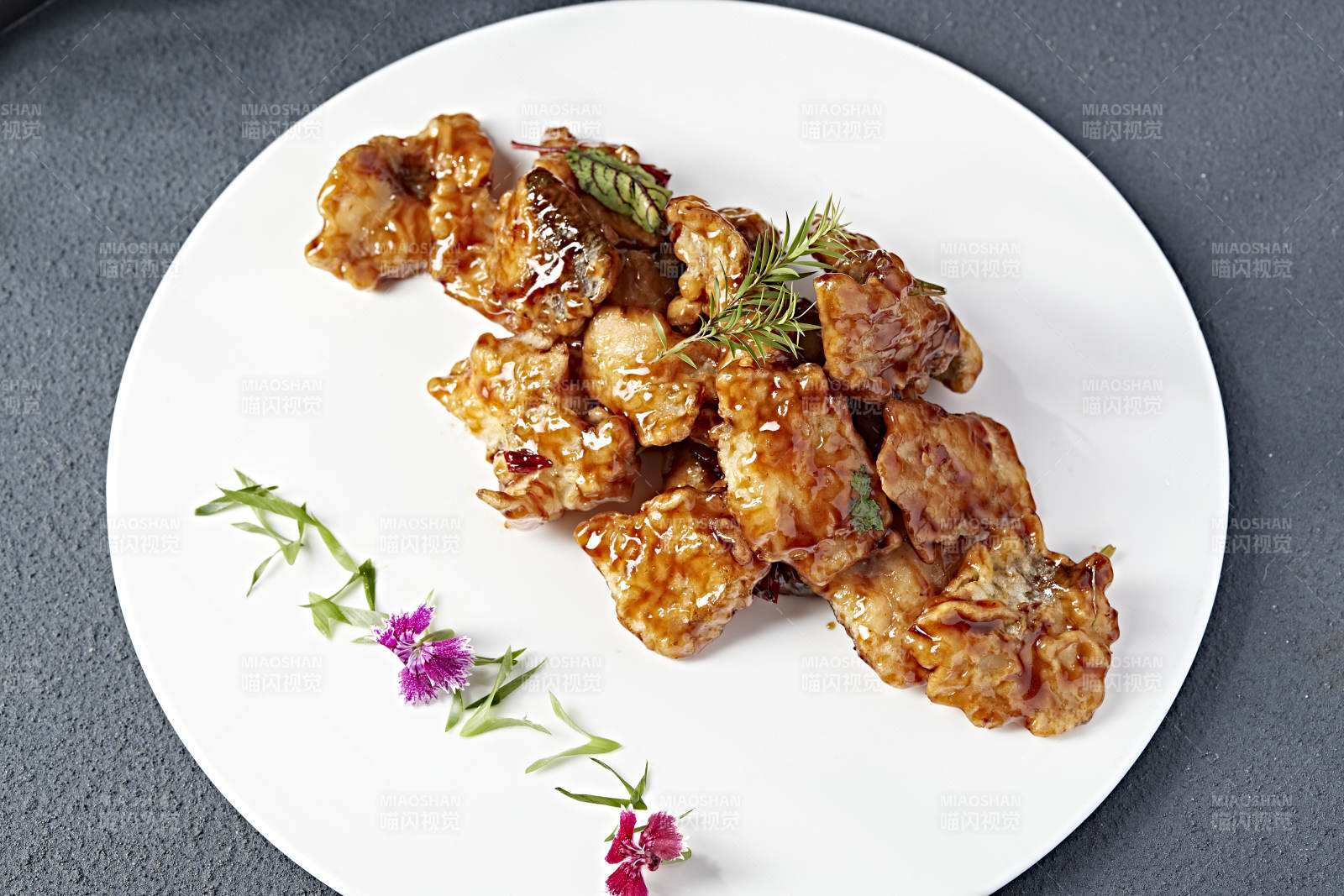 酱香锅包银鳕鱼块图片