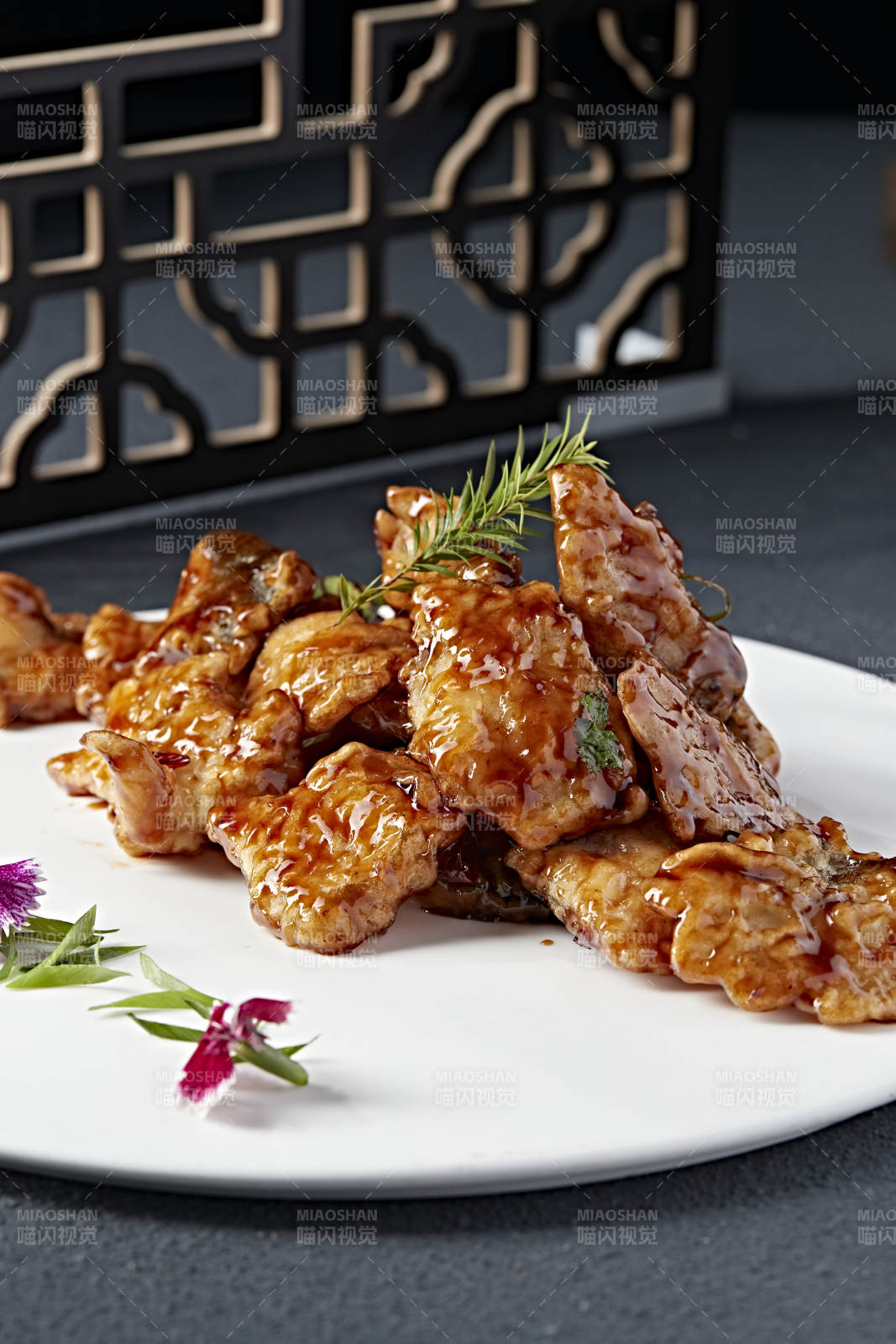 酱香锅包银鳕鱼块图片