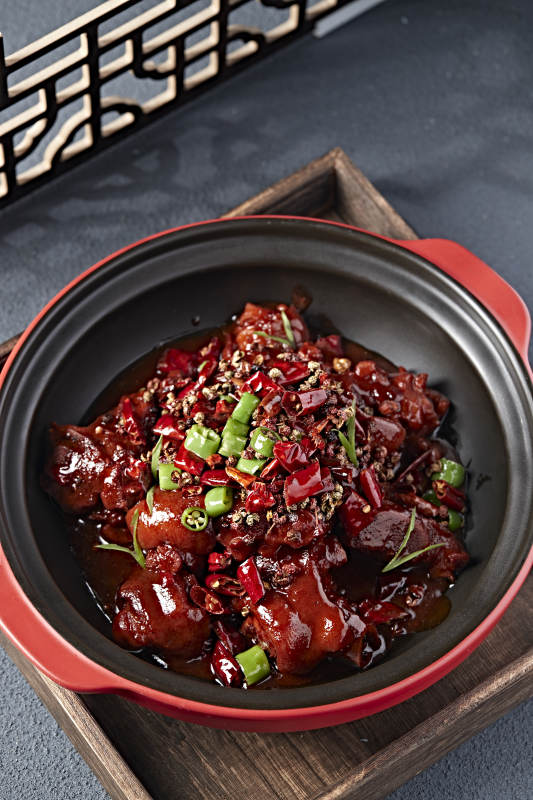 砂锅红焖香辣猪蹄块图片