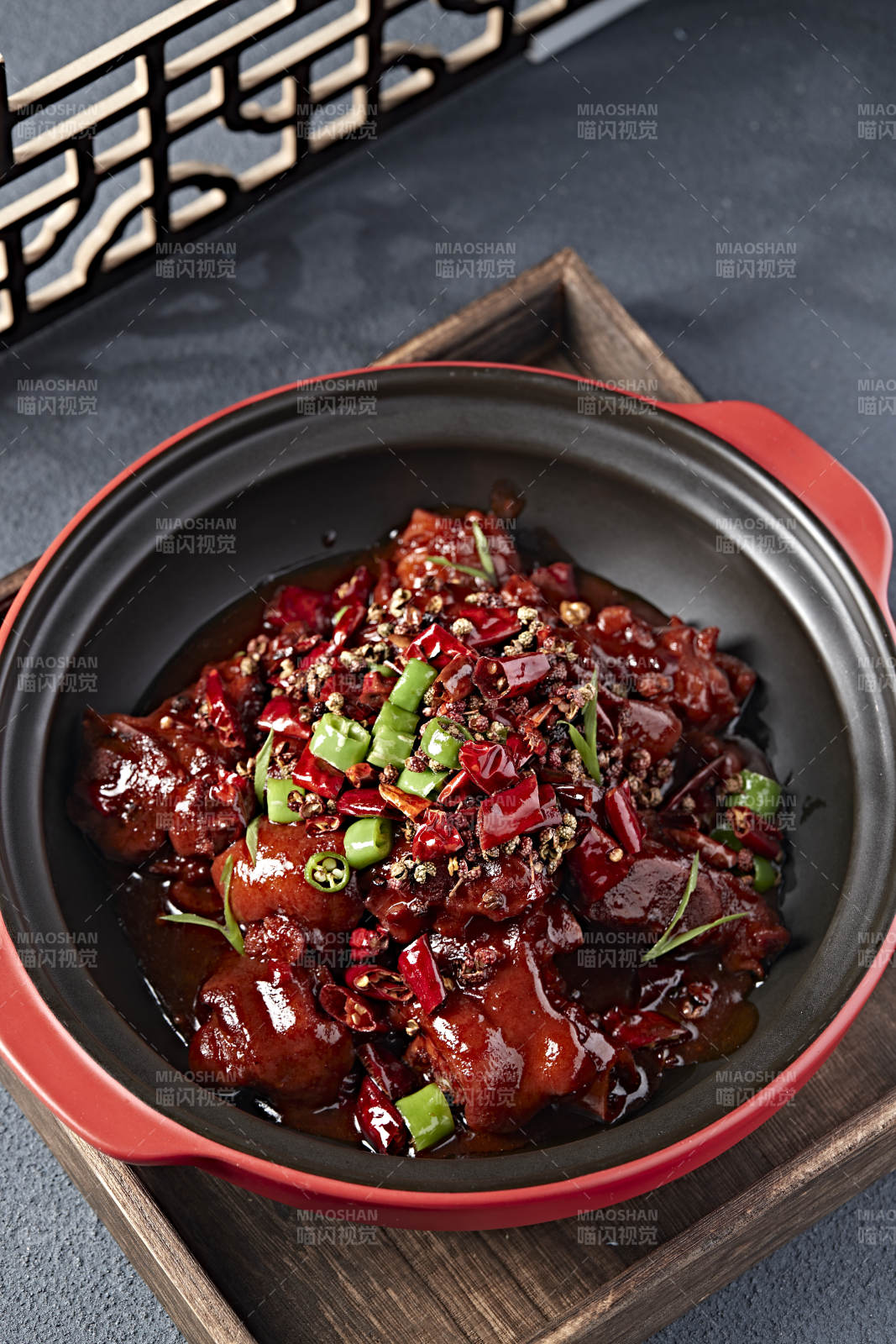 砂锅红焖香辣猪蹄块图片