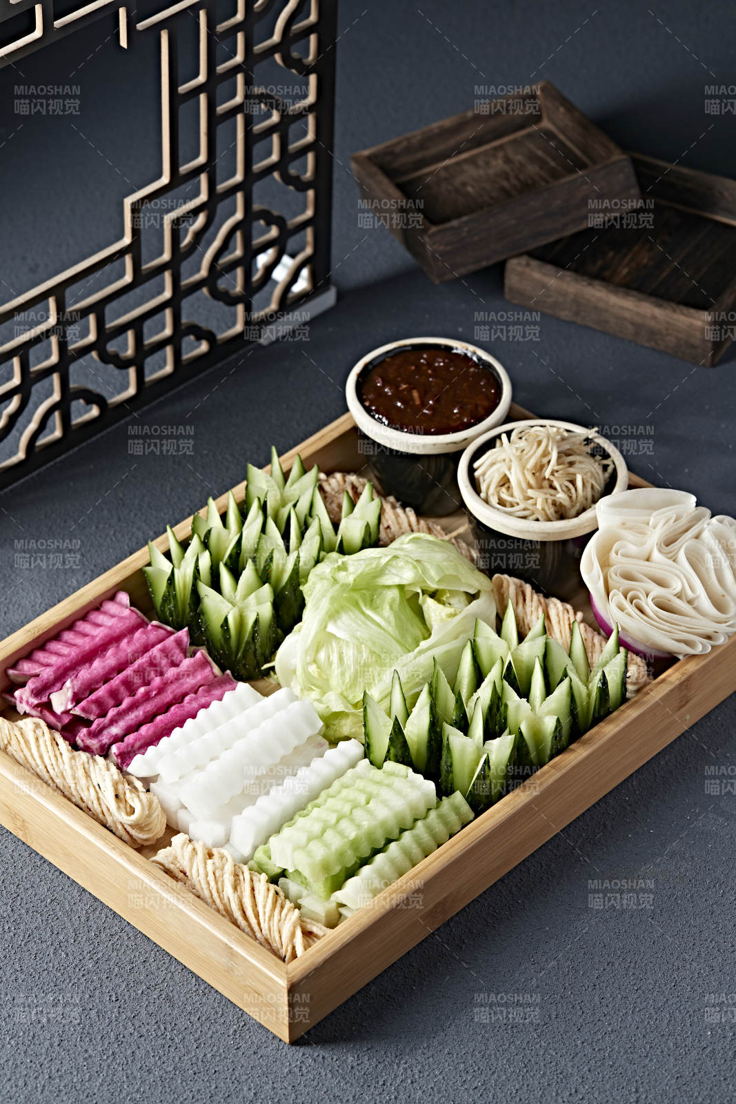 东北农家蘸酱菜卷饼大拼盘图片