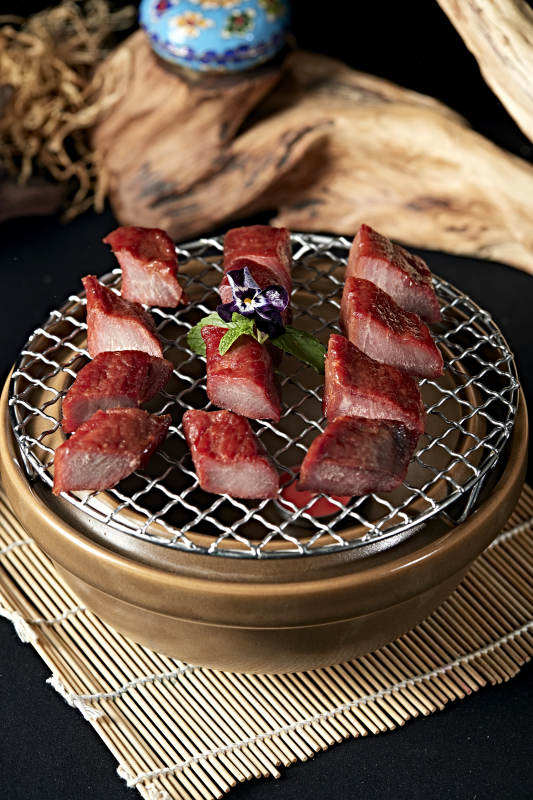 泥炉炭烧港式秘制叉烧肉图片