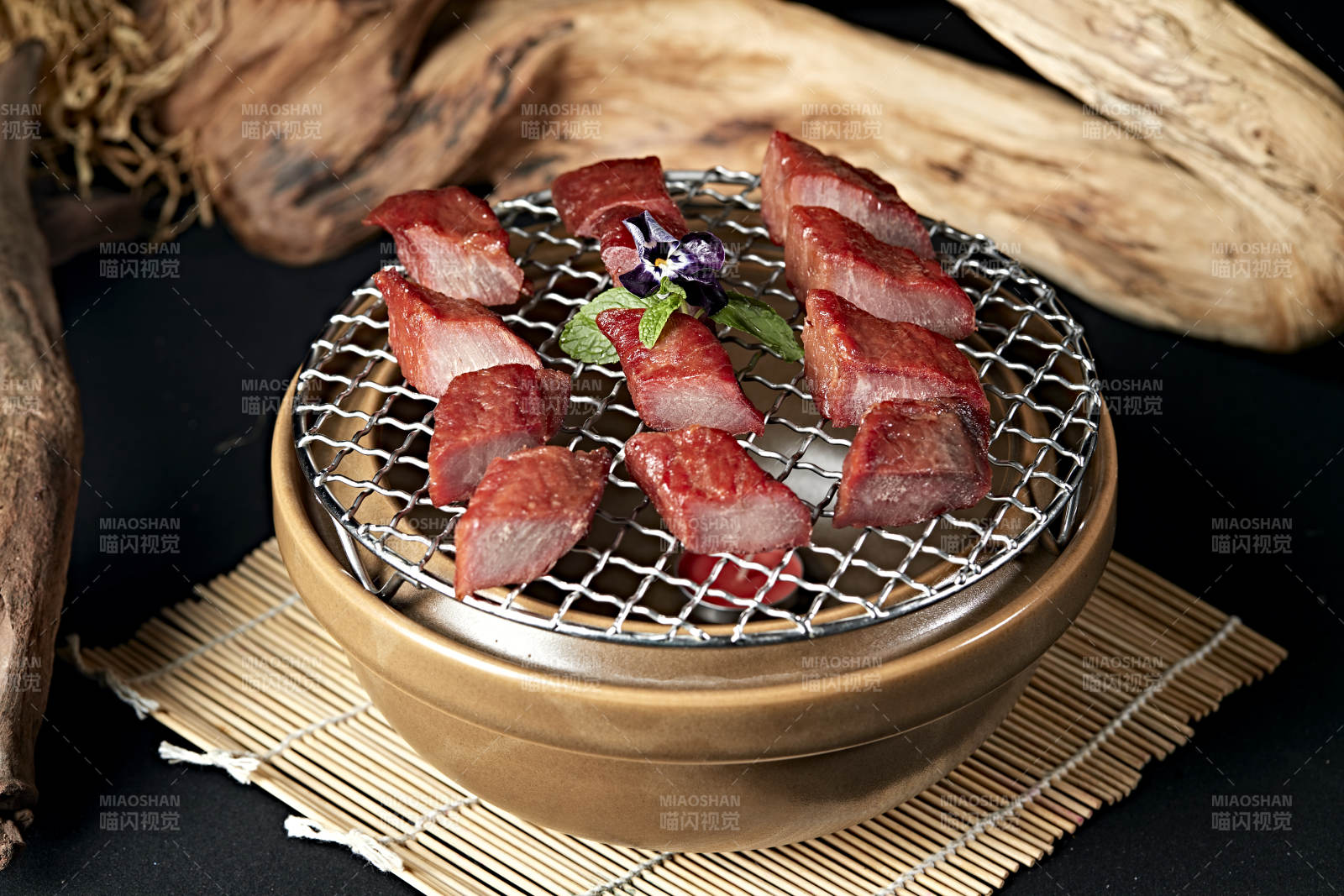 泥炉炭烧港式秘制叉烧肉图片