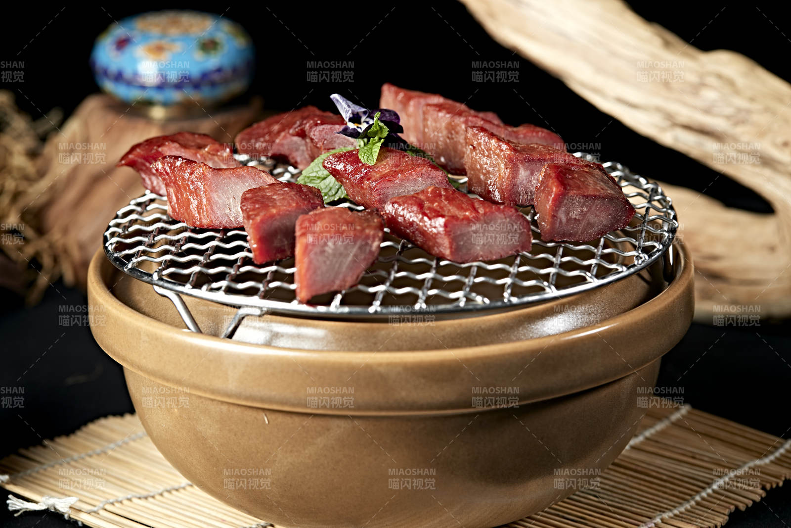 泥炉炭烧港式秘制叉烧肉图片