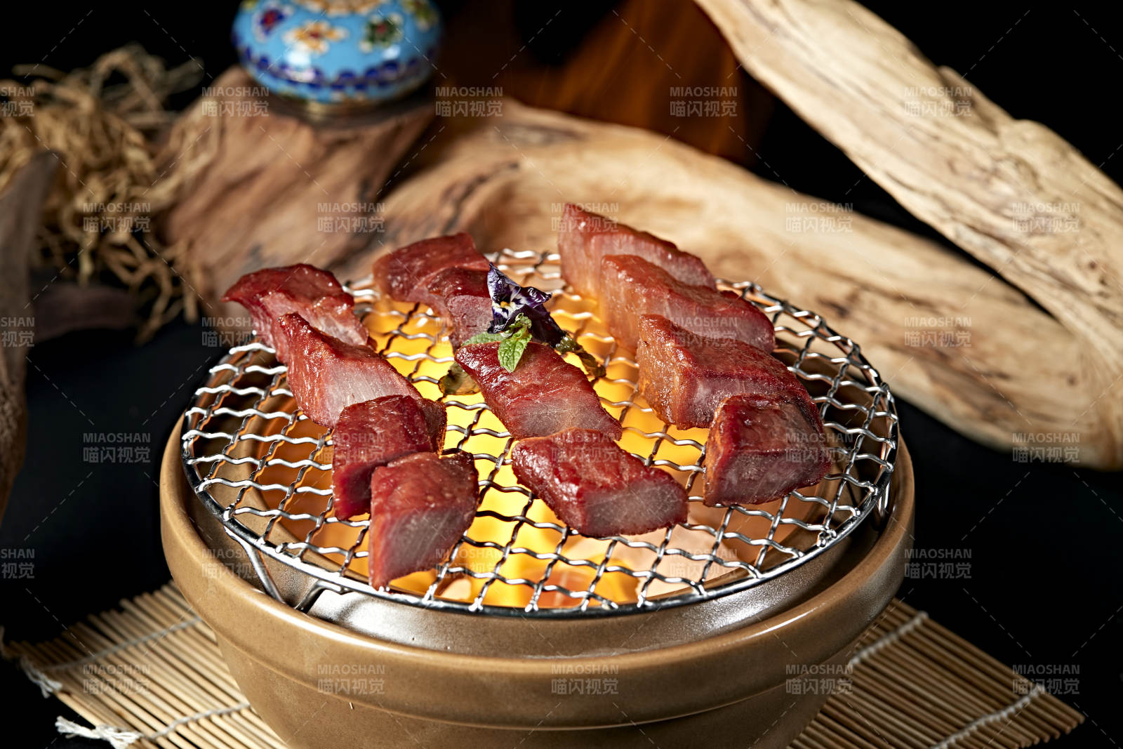 泥炉炭烧港式秘制叉烧肉图片