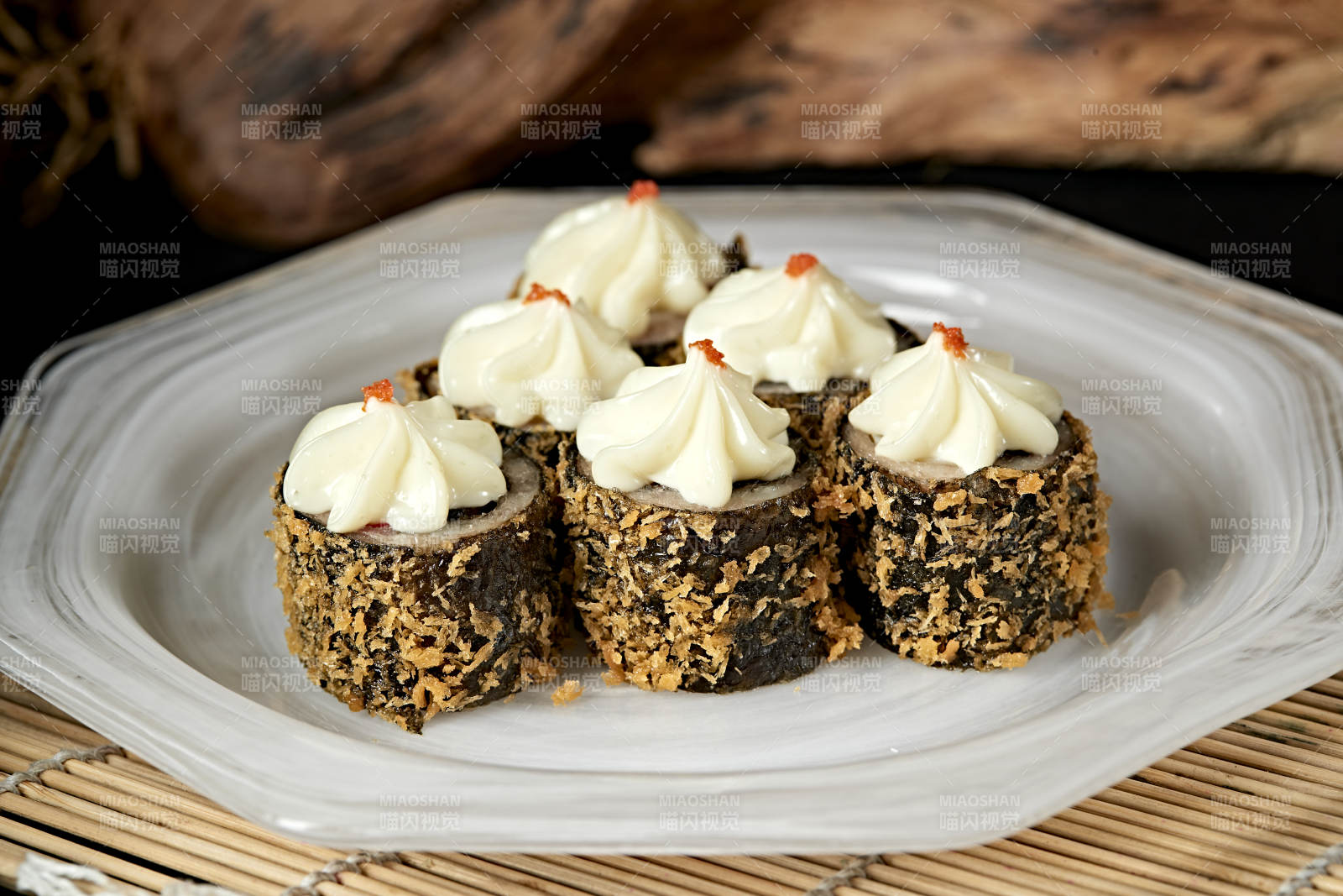 美乃滋酱配紫菜鳕鱼蟹籽卷图片