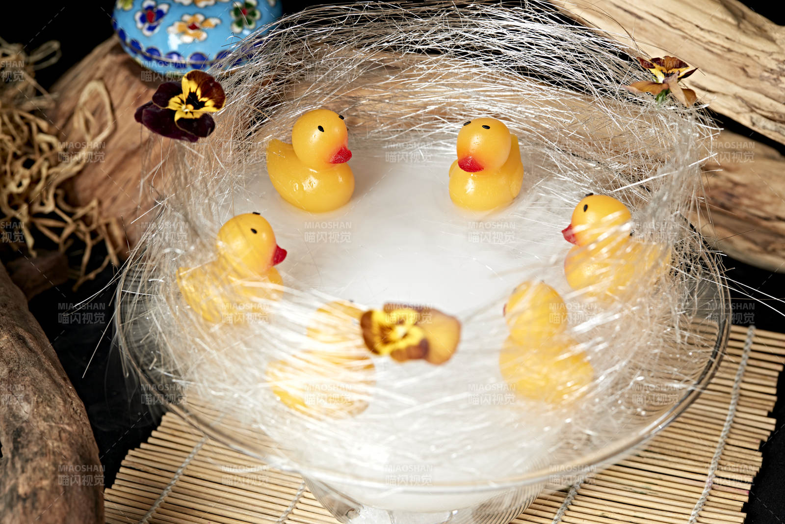 美味茶餐糖丝芒果果冻小黄鸭图片