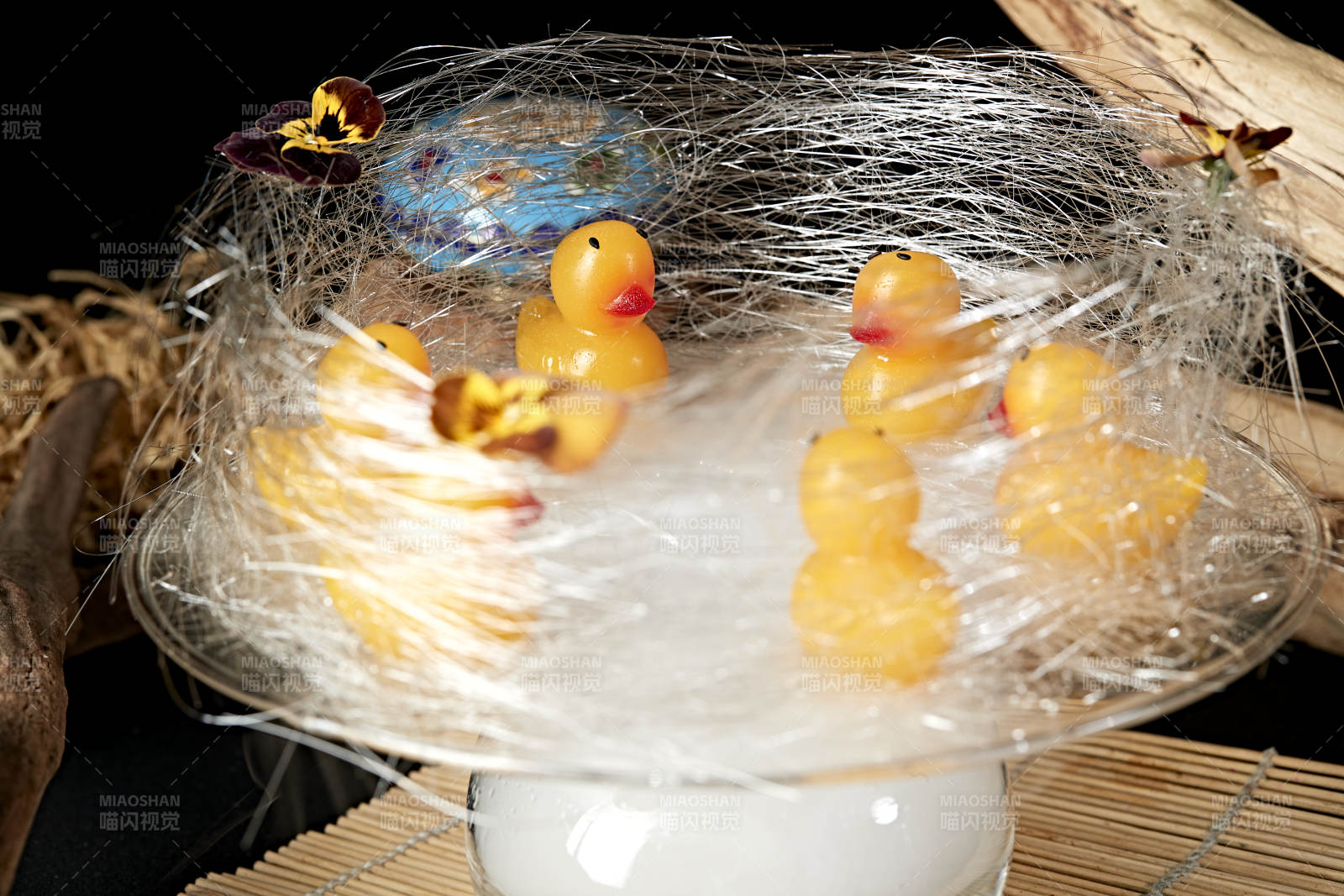 美味茶餐糖丝芒果果冻小黄鸭图片