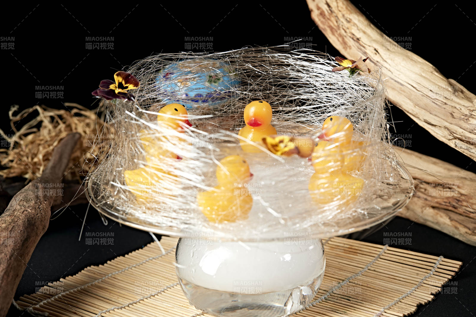 美味茶餐糖丝芒果果冻小黄鸭图片