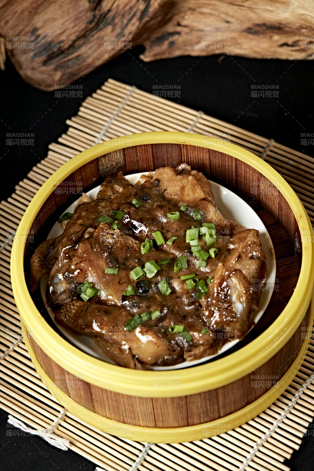 美味茶餐香蒸酱香小雏鸡图片