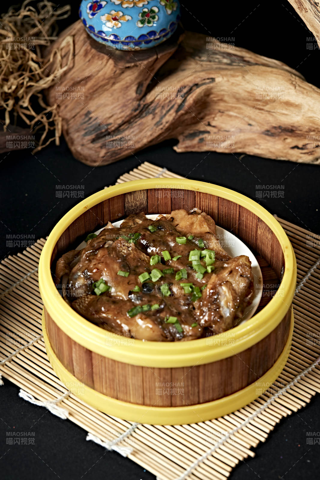 美味茶餐香蒸酱香小雏鸡图片