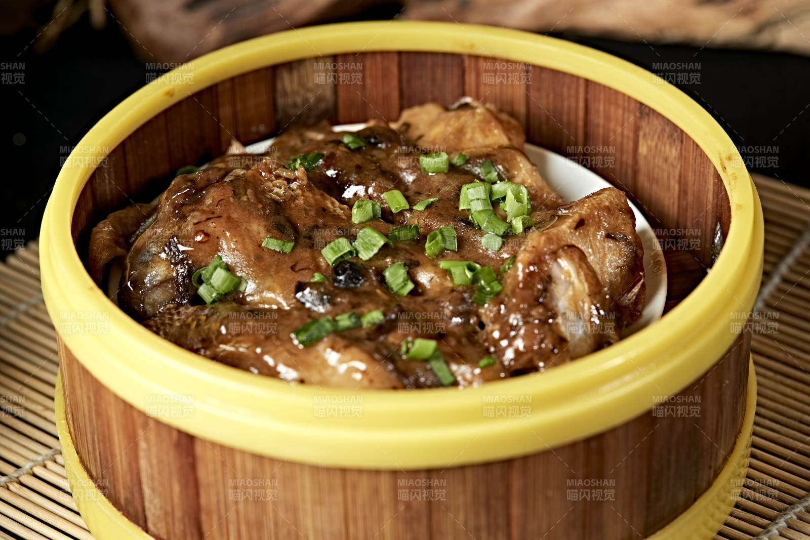 美味茶餐香蒸酱香小雏鸡图片