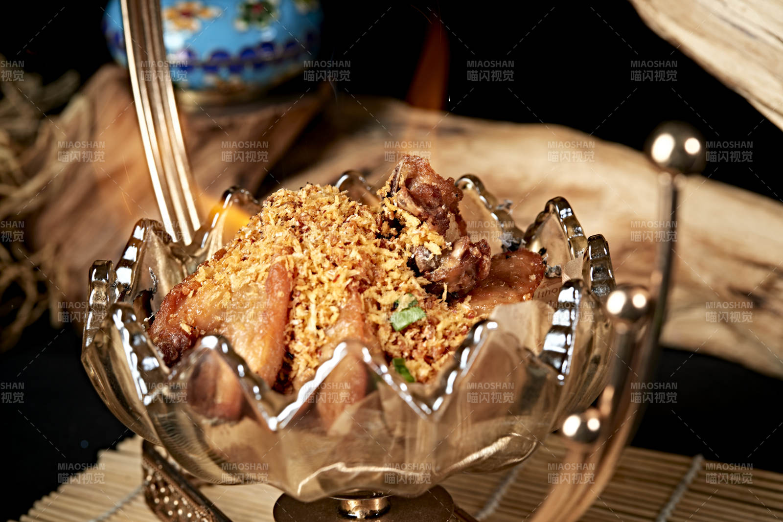 美味茶餐避风塘蒜香炸鸡翅图片