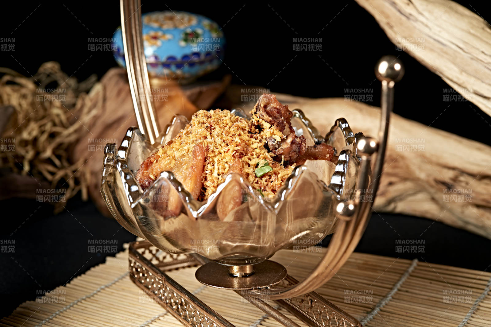 美味茶餐避风塘蒜香炸鸡翅图片