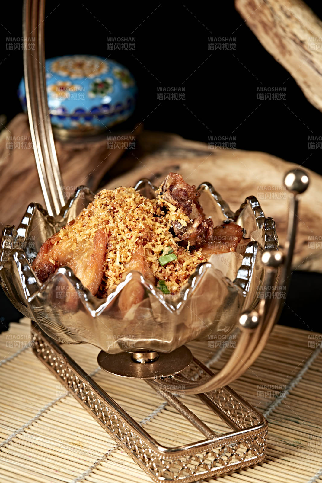 美味茶餐避风塘蒜香炸鸡翅图片