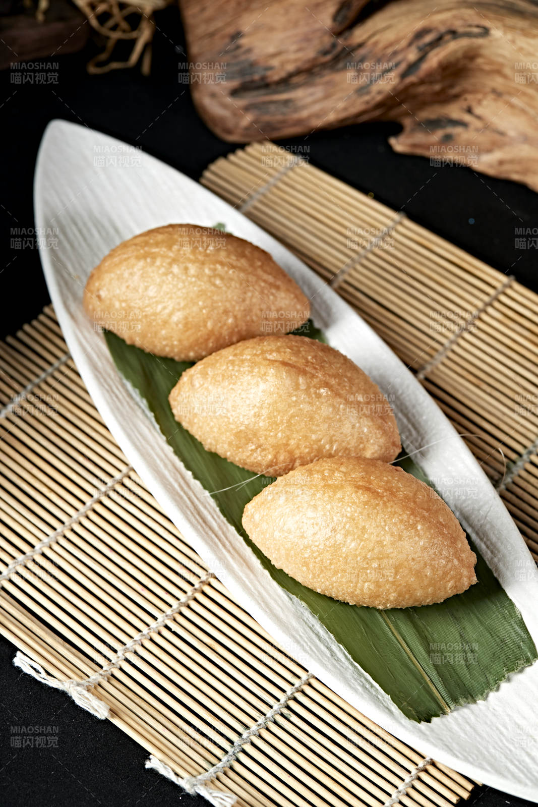 美味茶餐港式油炸酥皮酱肉包图片