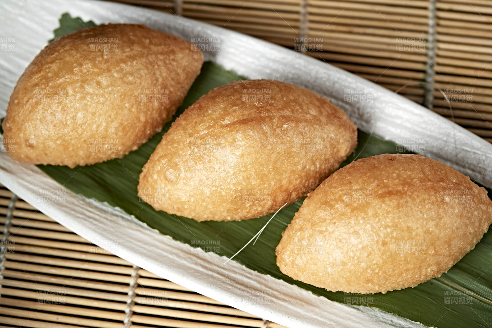 美味茶餐港式油炸酥皮酱肉包图片