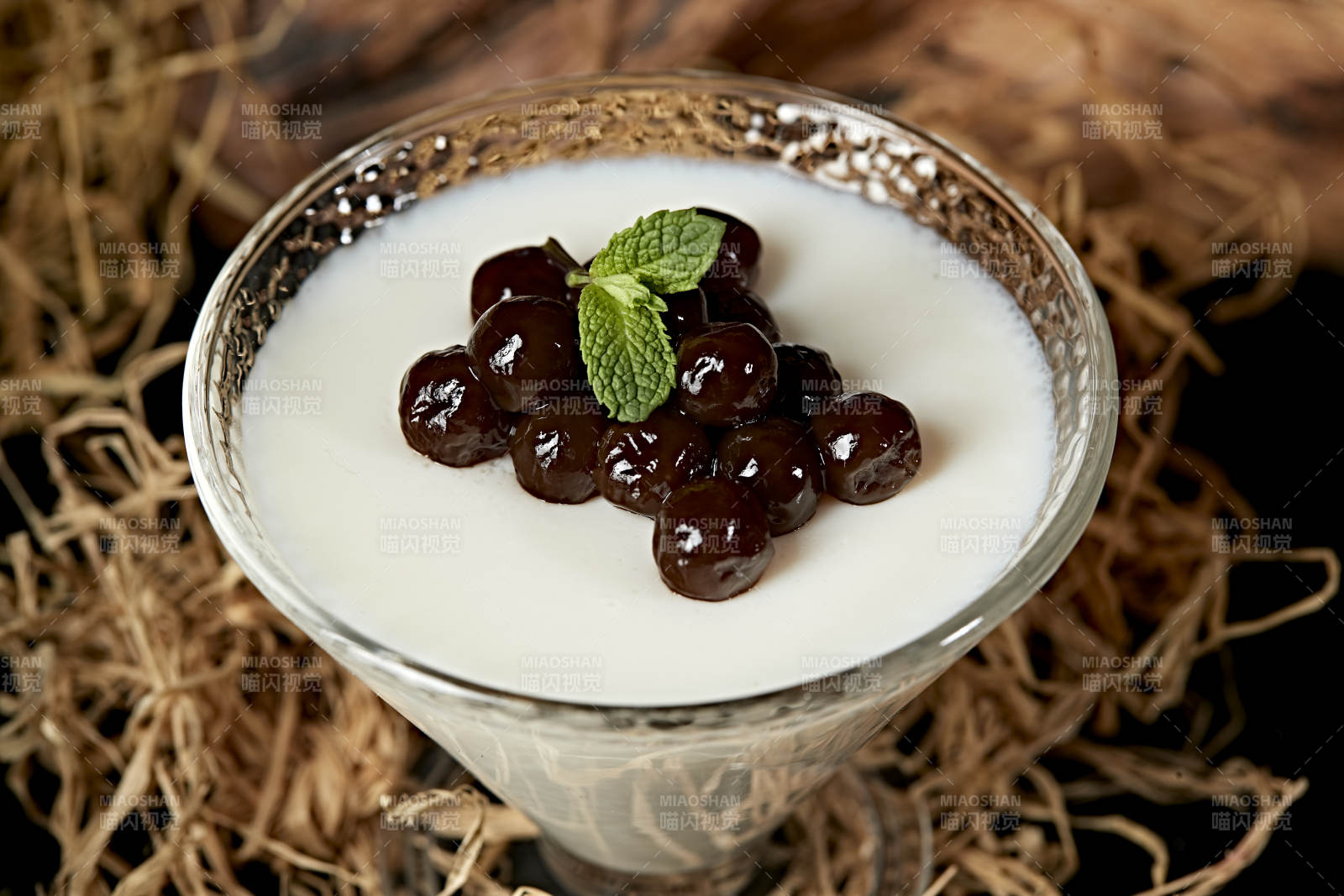 美味港式珍珠酸奶杯图片