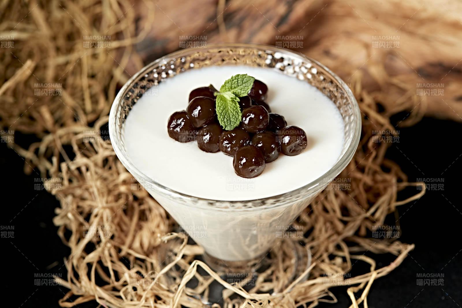 美味港式珍珠酸奶杯图片