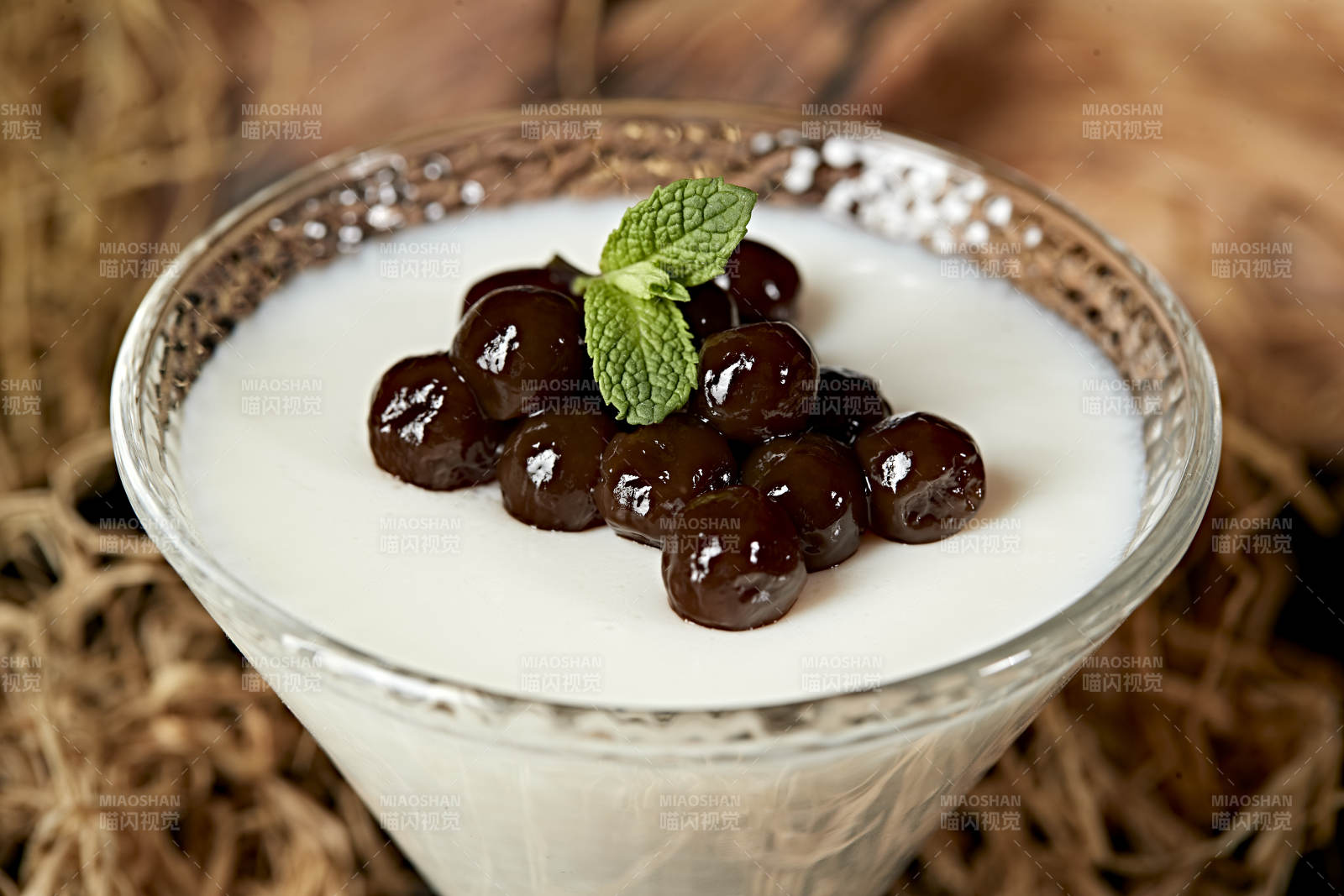 美味港式珍珠酸奶杯图片