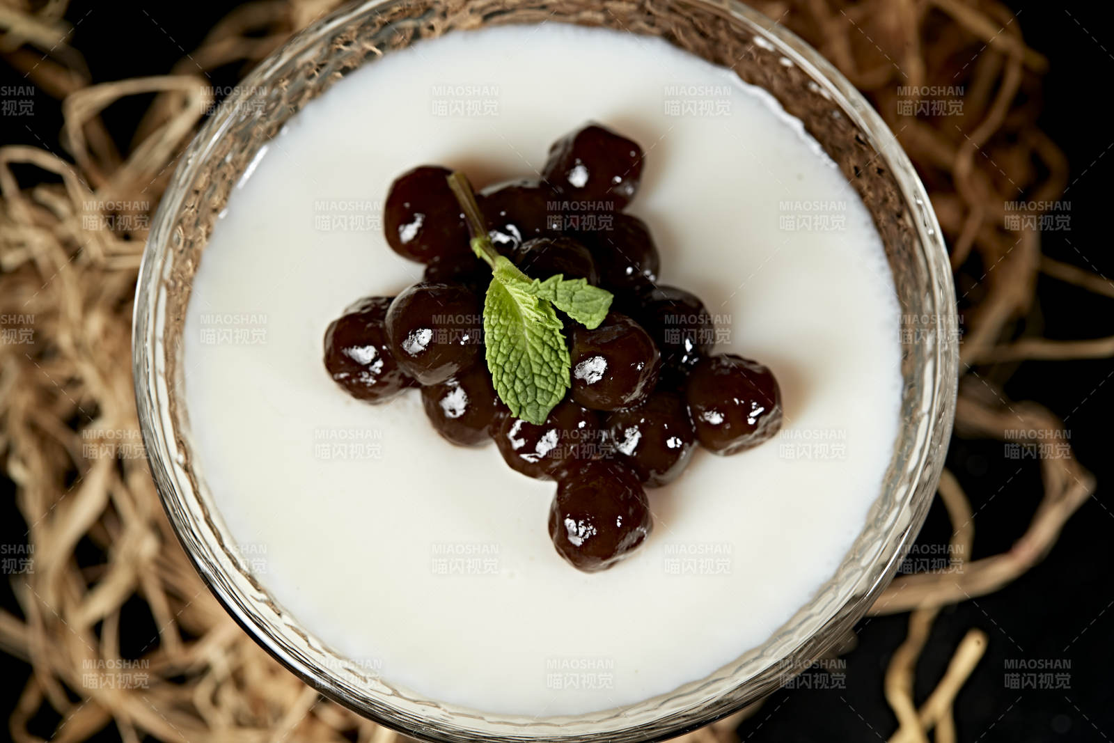 美味港式珍珠酸奶杯图片