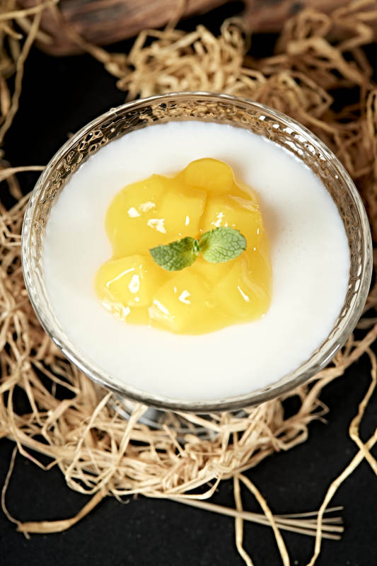 美味椰奶芒果粒布丁图片