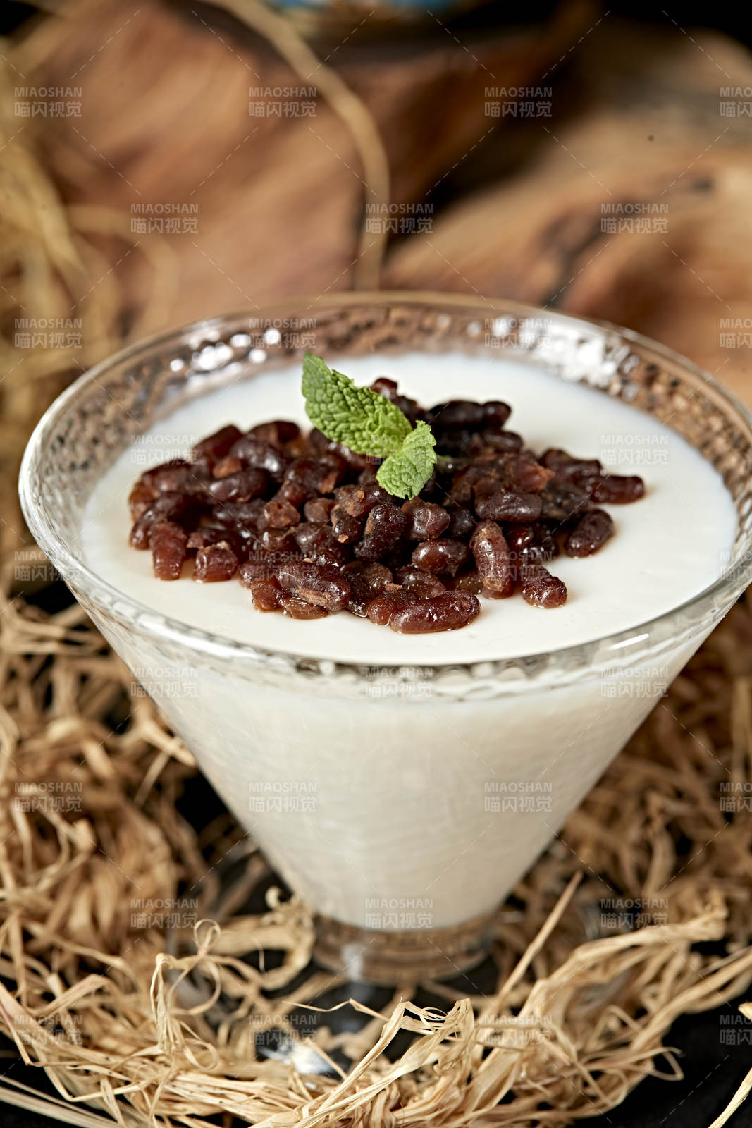 美味鲜奶红豆布丁图片