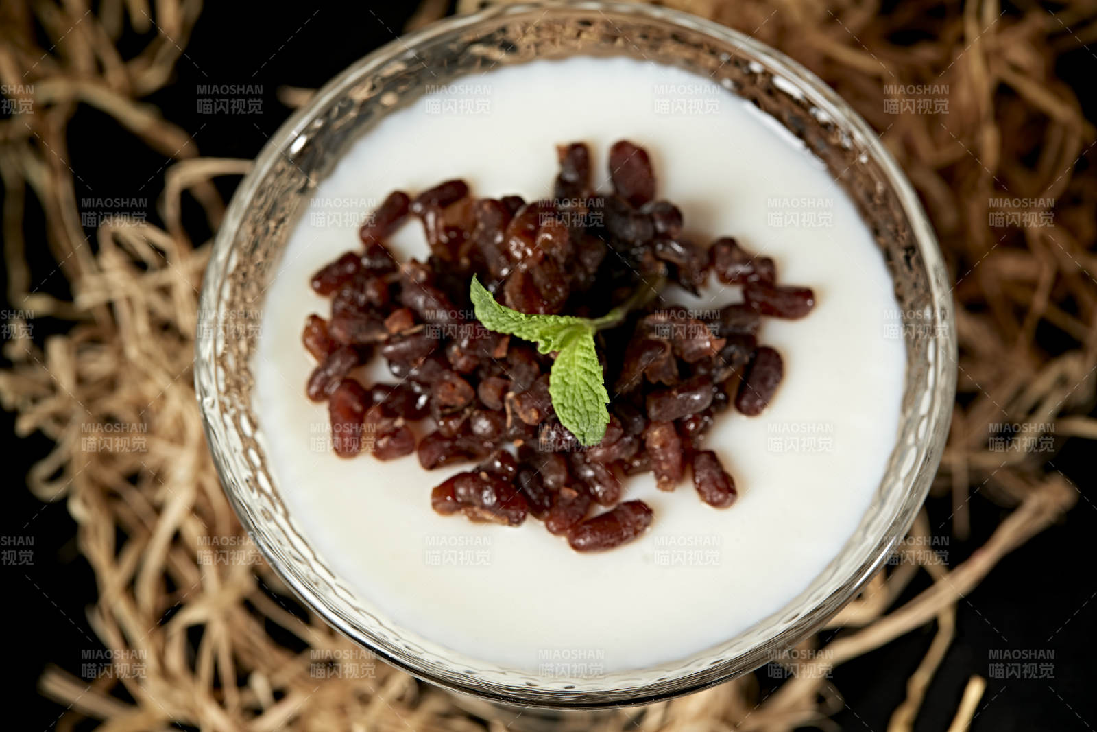美味鲜奶红豆布丁图片