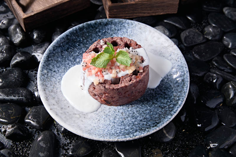 蜂窝煤造型的酸奶果粒红豆泥糕图片