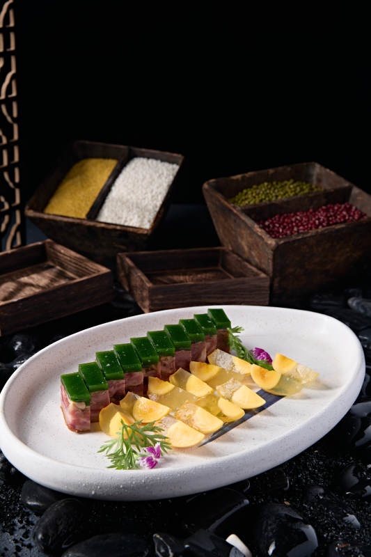 茴香皮冻压肴肉配水晶实蛋图片