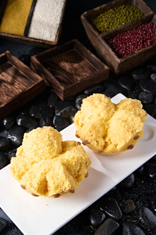 西部美食香蒸开花黄馍馍图片