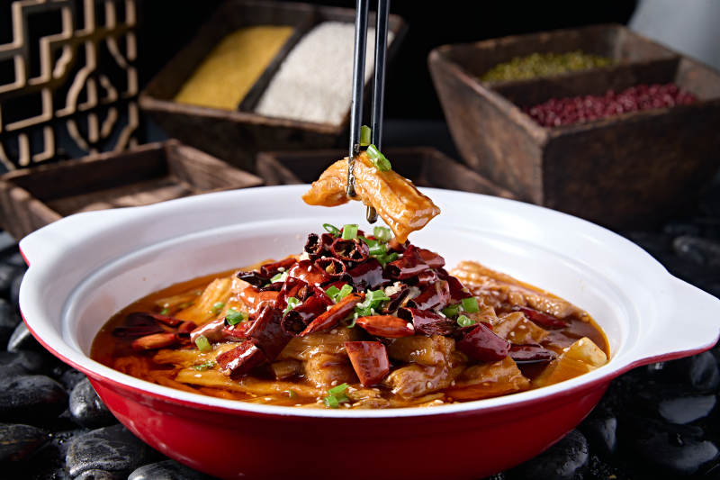 川香水煮香辣腐竹图片