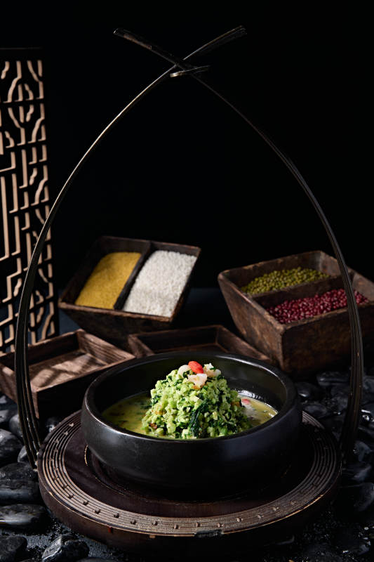 鲜高汤炖煮虾肉枸杞毛豆芯图片