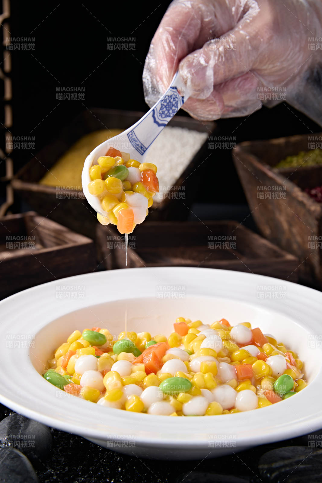 糖水青豆芋圆玉米粒胡萝卜丁图片