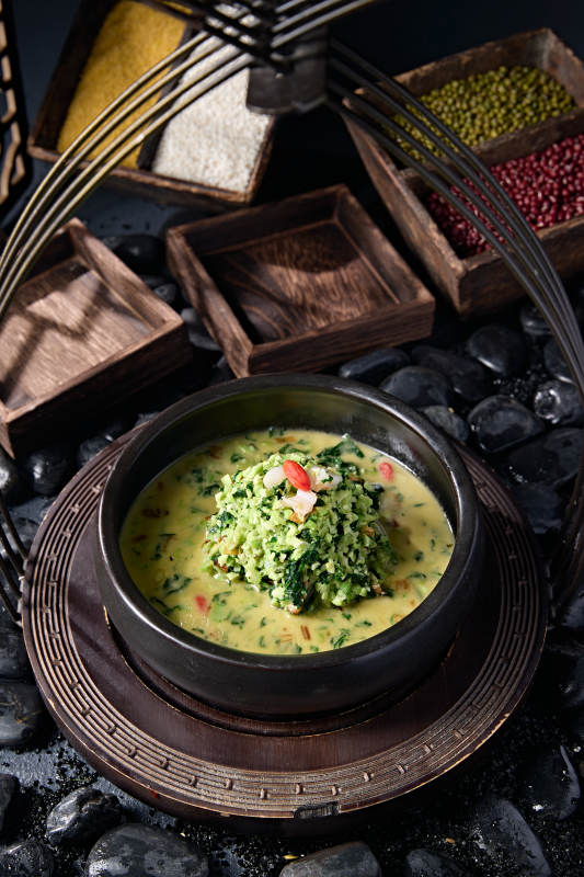 鲜高汤炖煮虾肉枸杞毛豆芯图片