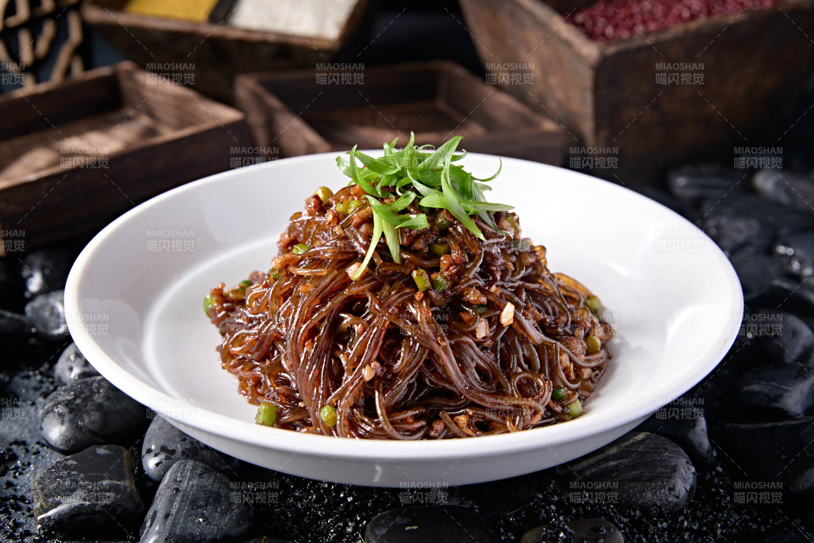 蚂蚁上树肉沫葱香炒水晶粉图片