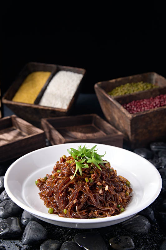 蚂蚁上树肉沫葱香炒水晶粉图片