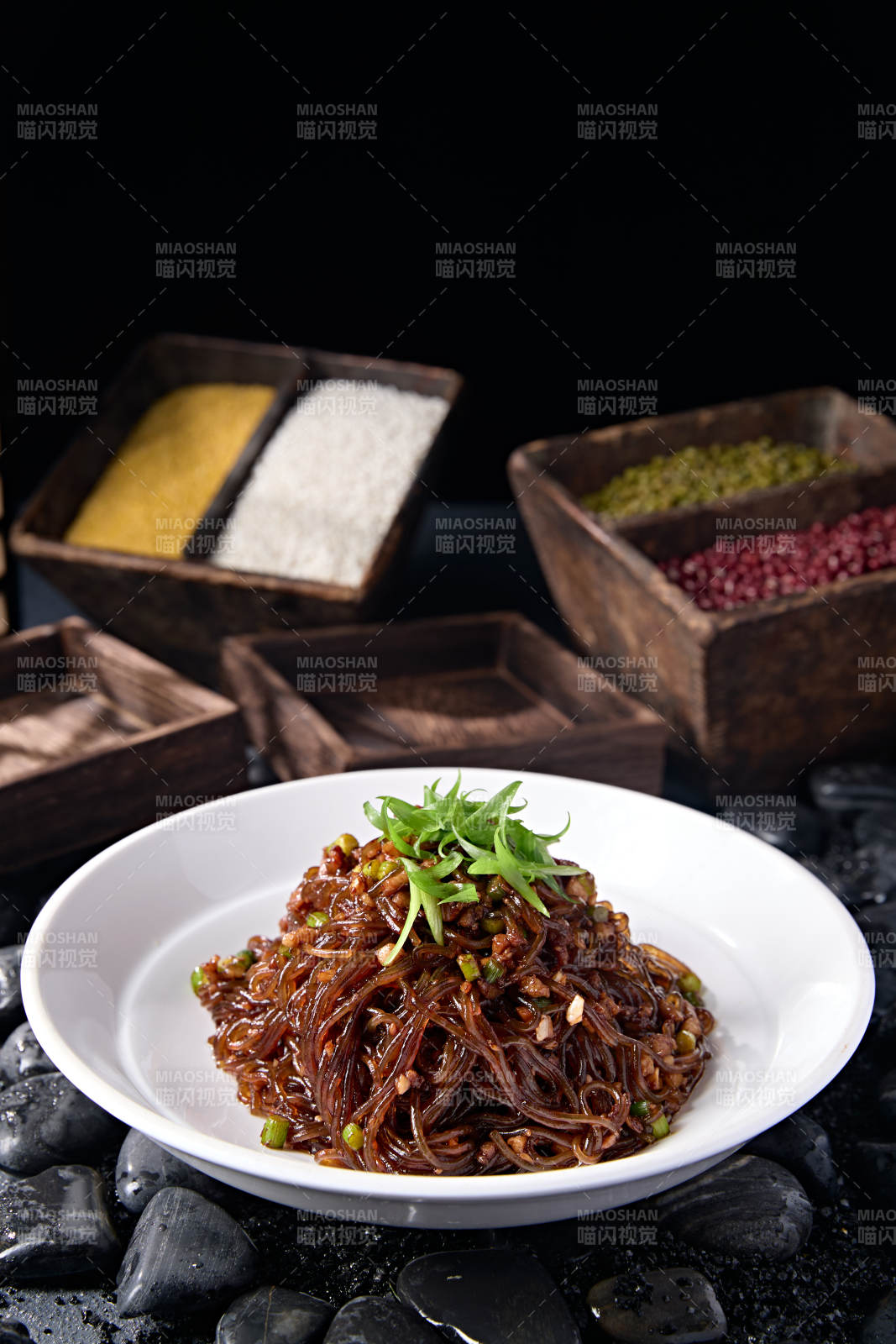 蚂蚁上树肉沫葱香炒水晶粉图片