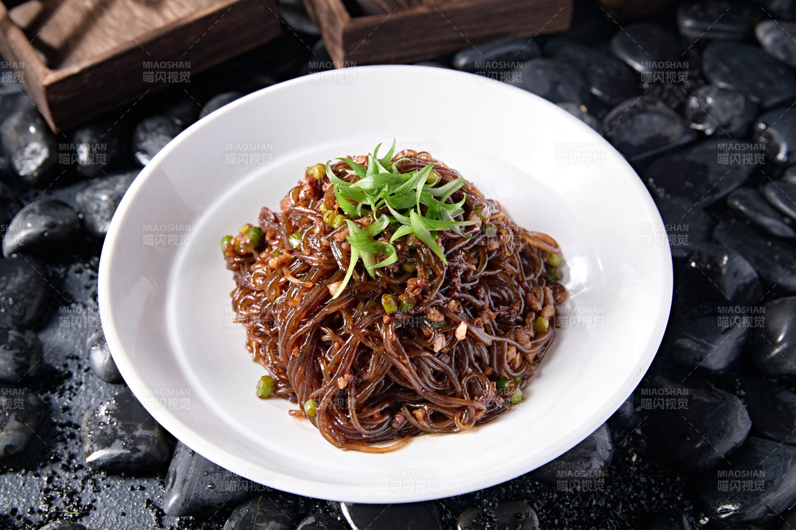 蚂蚁上树肉沫葱香炒水晶粉图片