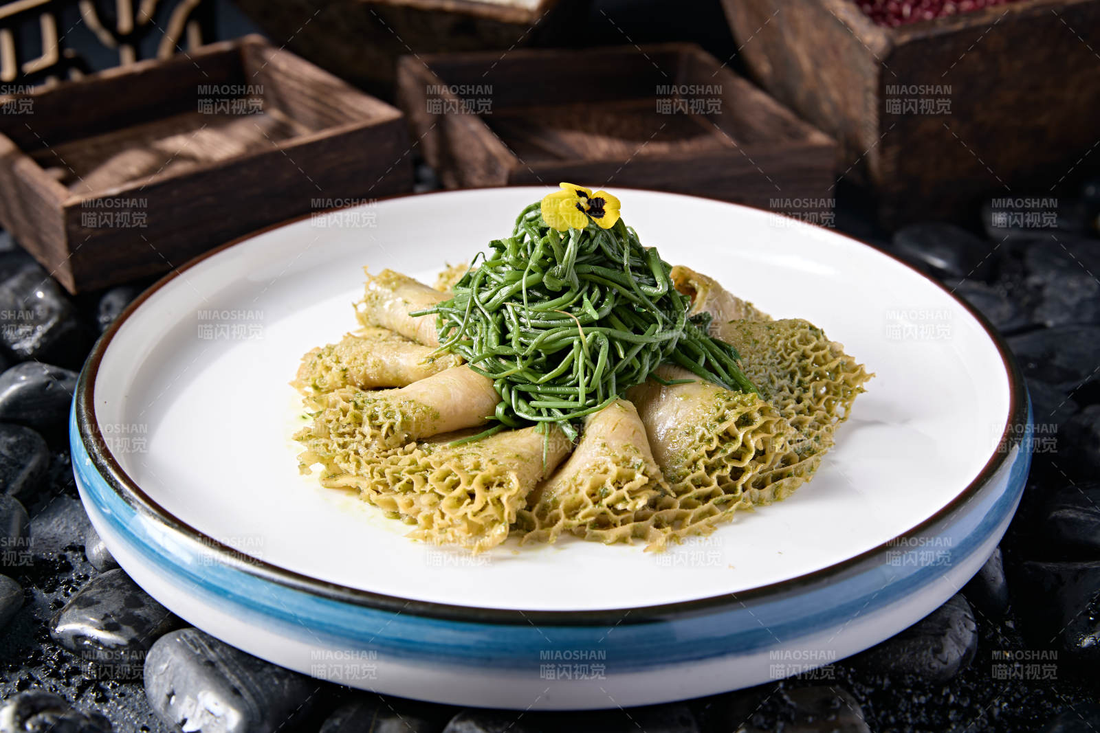 精美凉菜沙葱金钱肚图片