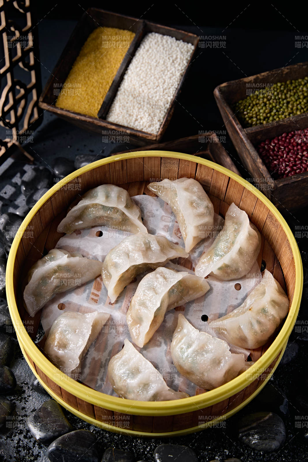 港式冰皮水晶什锦蒸饺图片