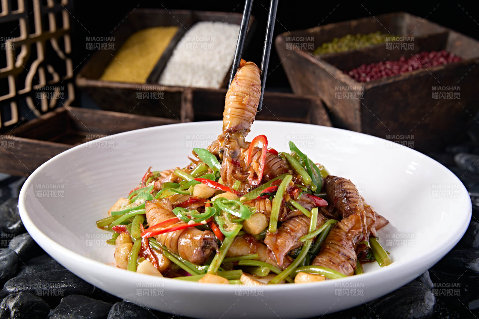 米椒蒜香爆海兔图片