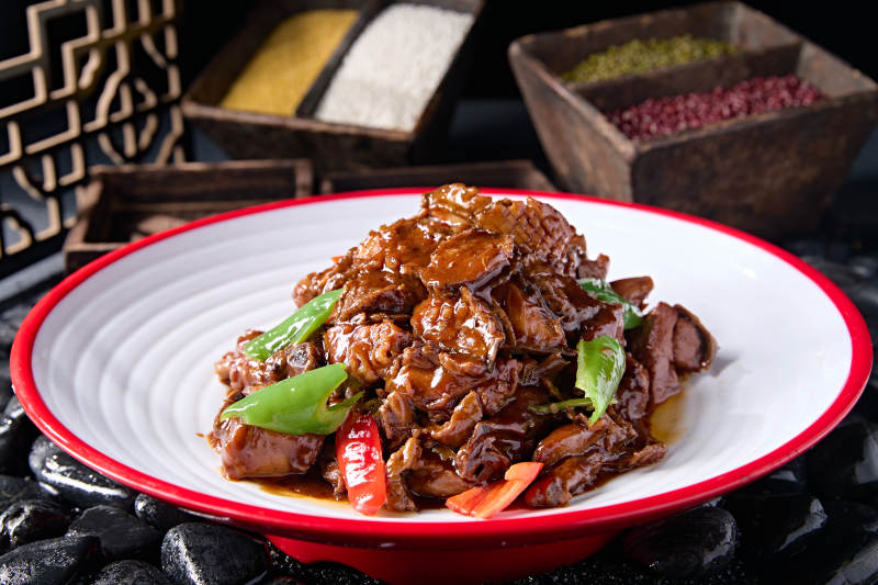 鲜鲍鱼红烧土鸡块图片