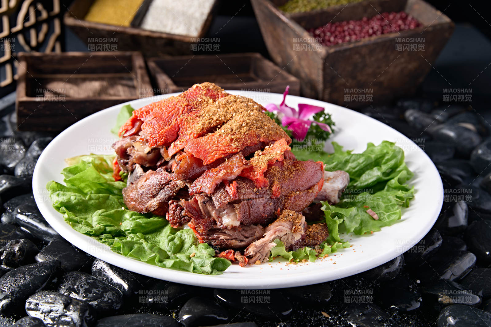 脆皮猪肘子块图片