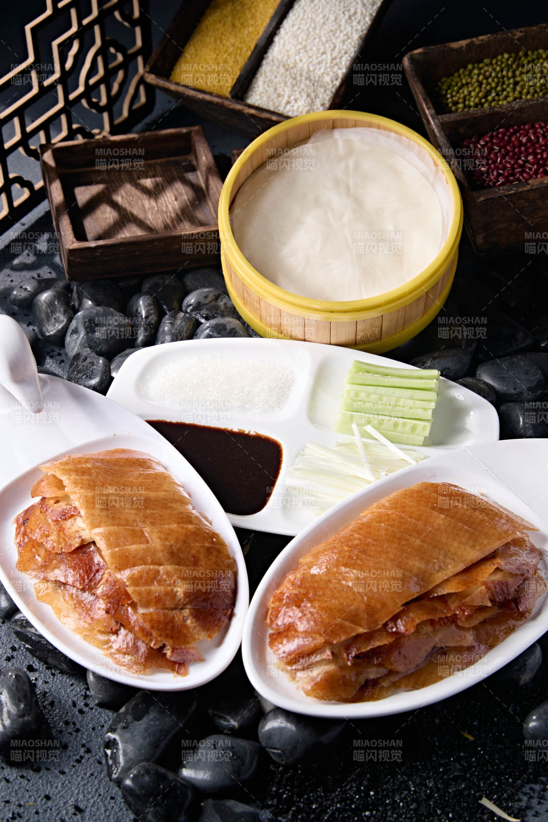 京味果木炭烤鸭配博饼图片