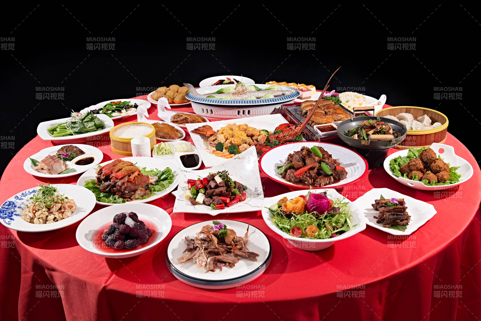 一桌高档酒店婚宴酒席图片