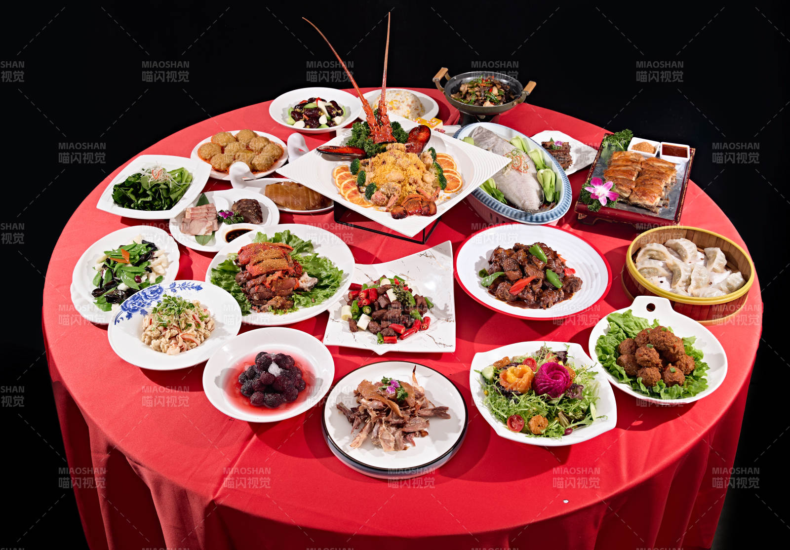 一桌高档酒店婚宴酒席图片