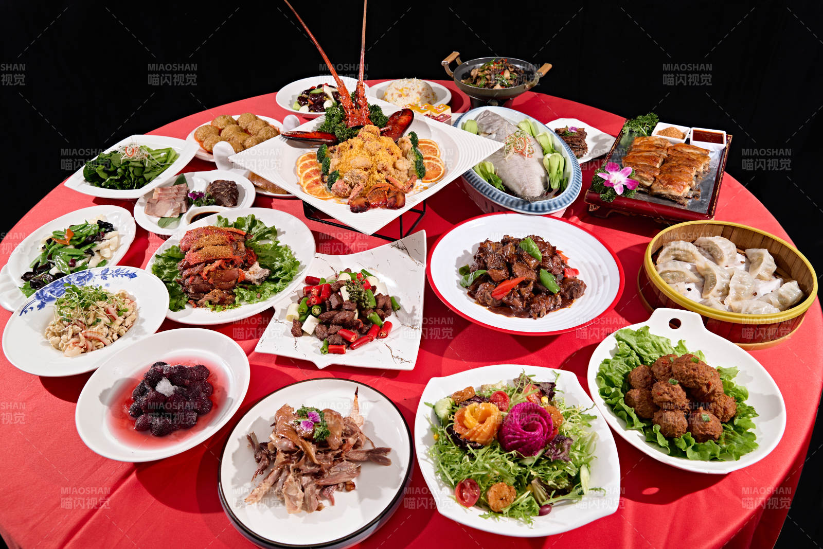 一桌高档酒店婚宴酒席图片