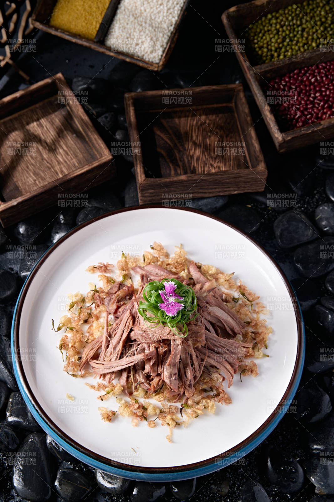 美味凉菜手撕骡子肉图片