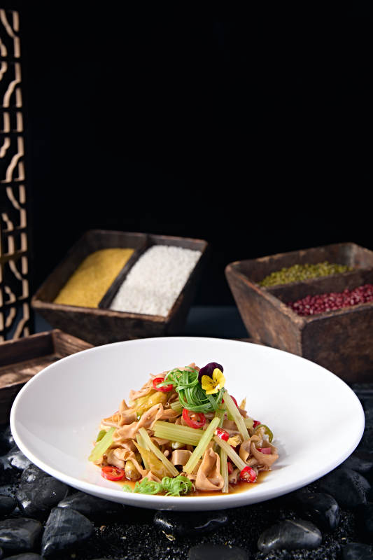 浇汁米椒西芹拌鹅肠图片